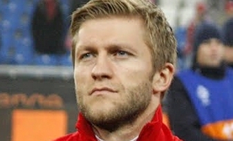 Hva er navnet på denne fotballspilleren?