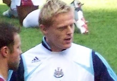 Hva er navnet på denne fotballspilleren?