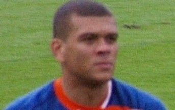 Wie heißt dieser Fußballer?