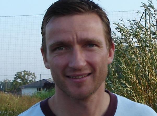 Wie heißt dieser Fußballer?