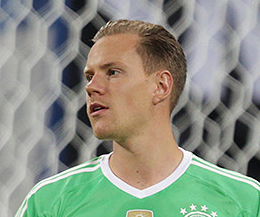 Wie heißt dieser Fußballer?
